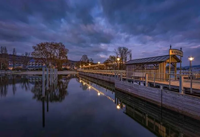 霍尔霍恩公寓 *